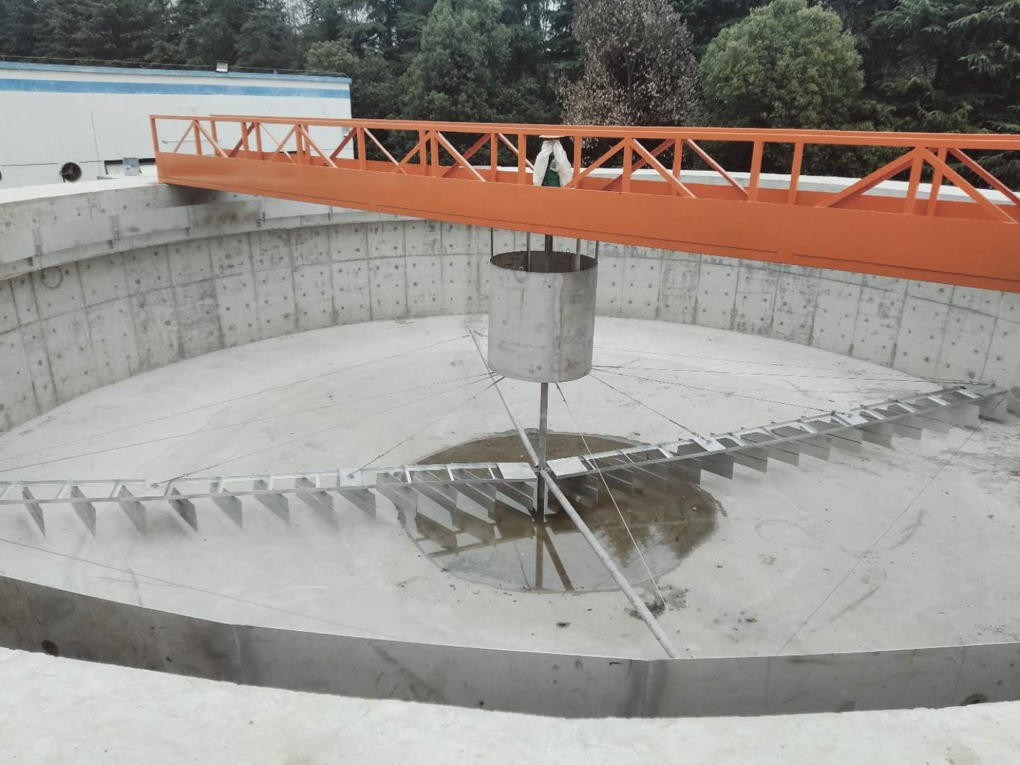 桁車式刮吸泥機